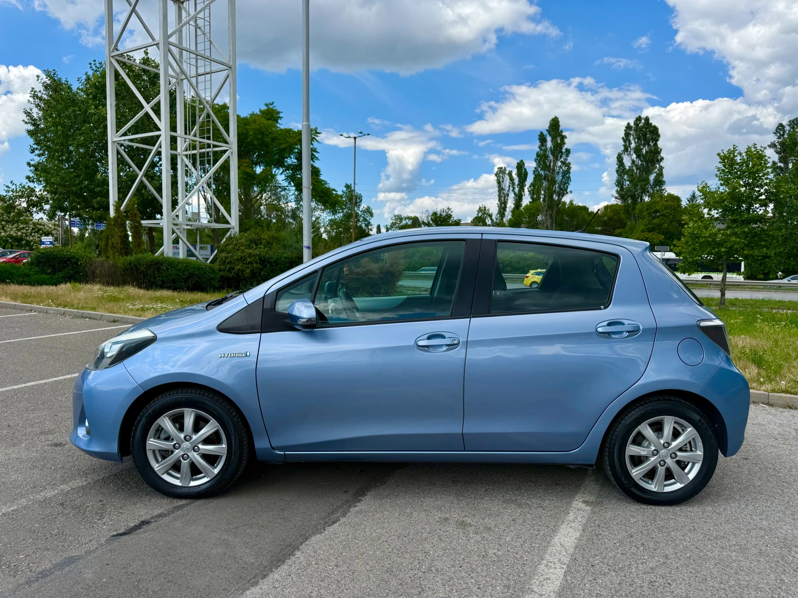 Toyota Yaris 1.5 Hybrid ГАРАНЦИЯ 6 МЕСЕЦА ИЛИ 5000КМ, снимка 2 - Автомобили и джипове - 55048525