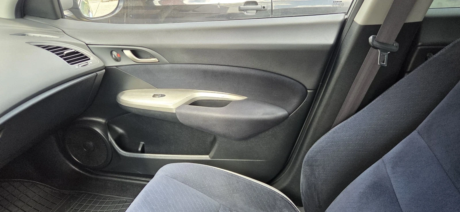 Honda Civic 8, снимка 9 - Автомобили и джипове - 55102978