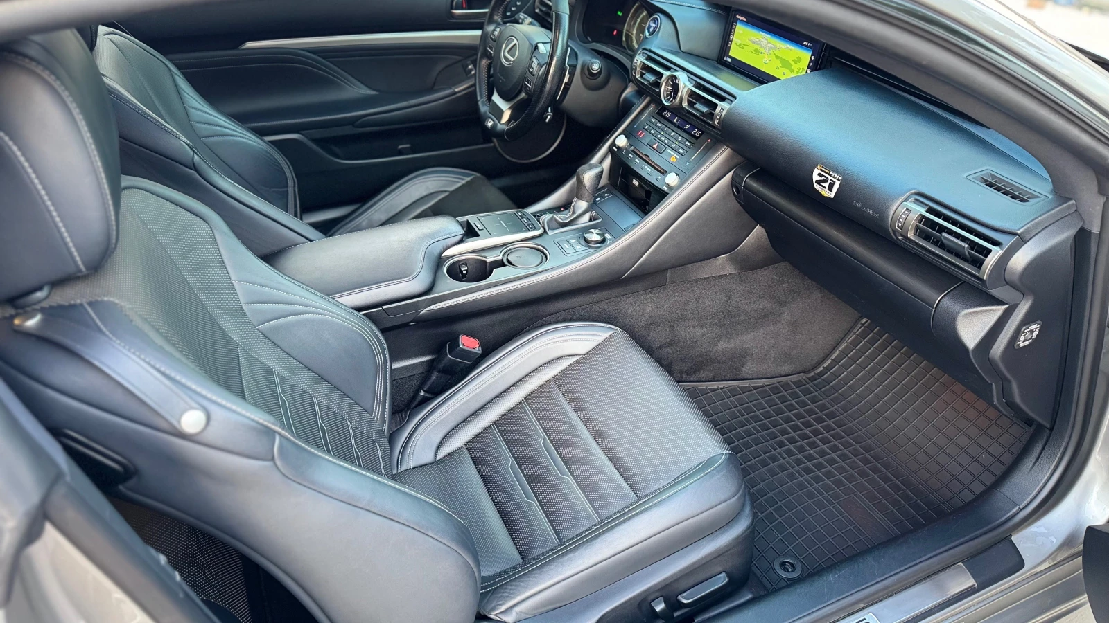Lexus RC 300h, снимка 12 - Автомобили и джипове - 55226495