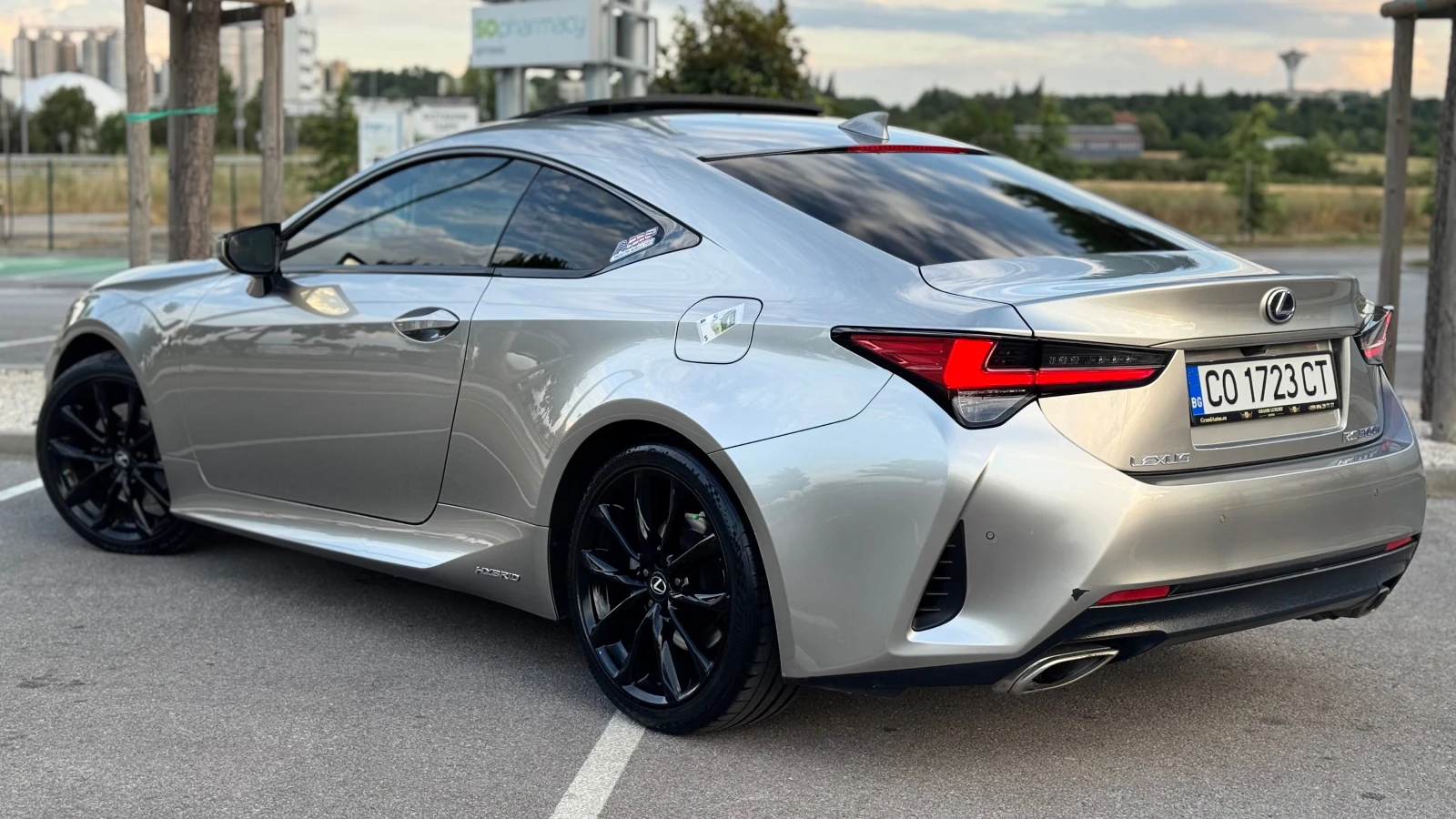 Lexus RC 300h, снимка 4 - Автомобили и джипове - 55226495