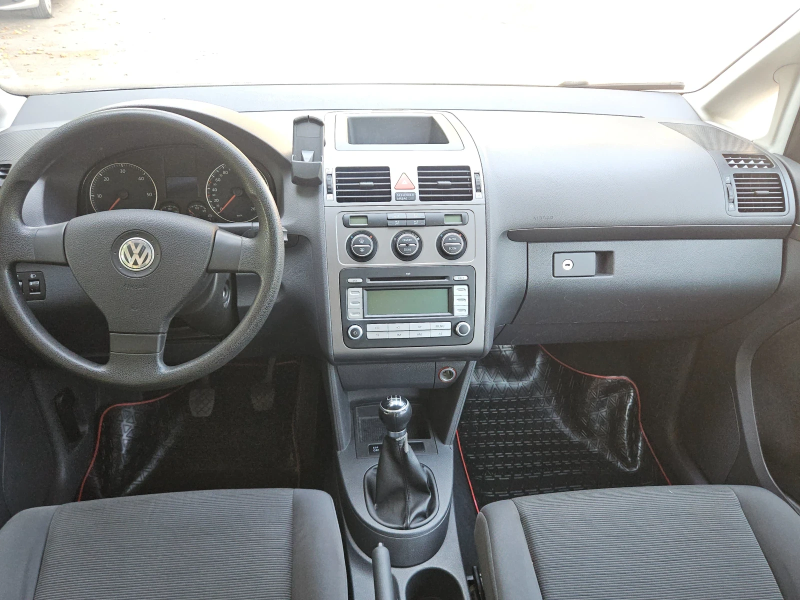 VW Touran 1.9tdi-----105кс, снимка 11 - Автомобили и джипове - 55800307