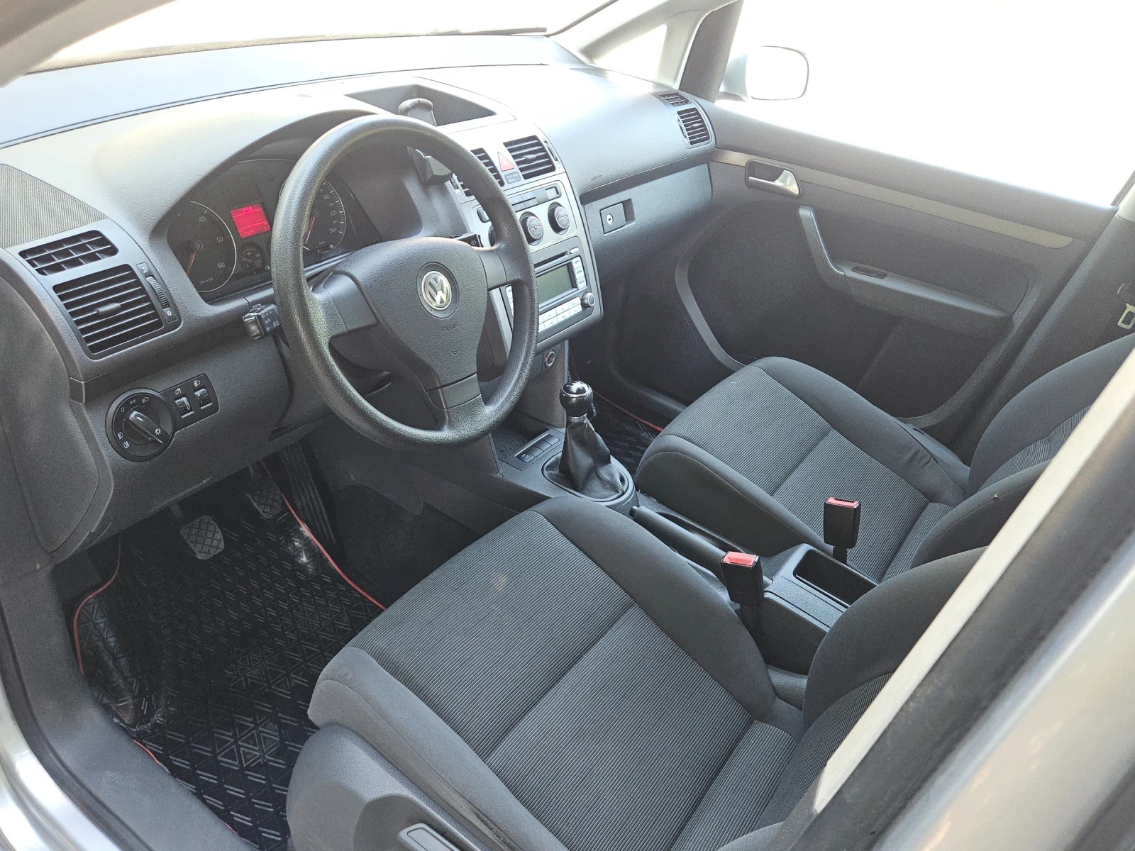 VW Touran 1.9tdi-----105кс, снимка 13 - Автомобили и джипове - 55800307