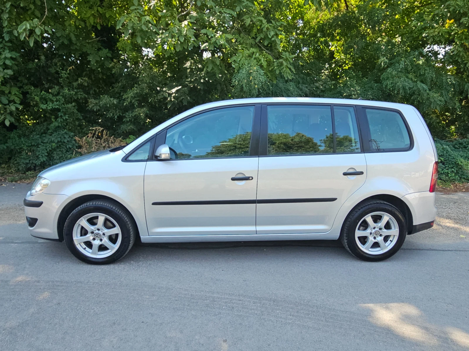 VW Touran 1.9tdi-----105кс, снимка 4 - Автомобили и джипове - 55800307
