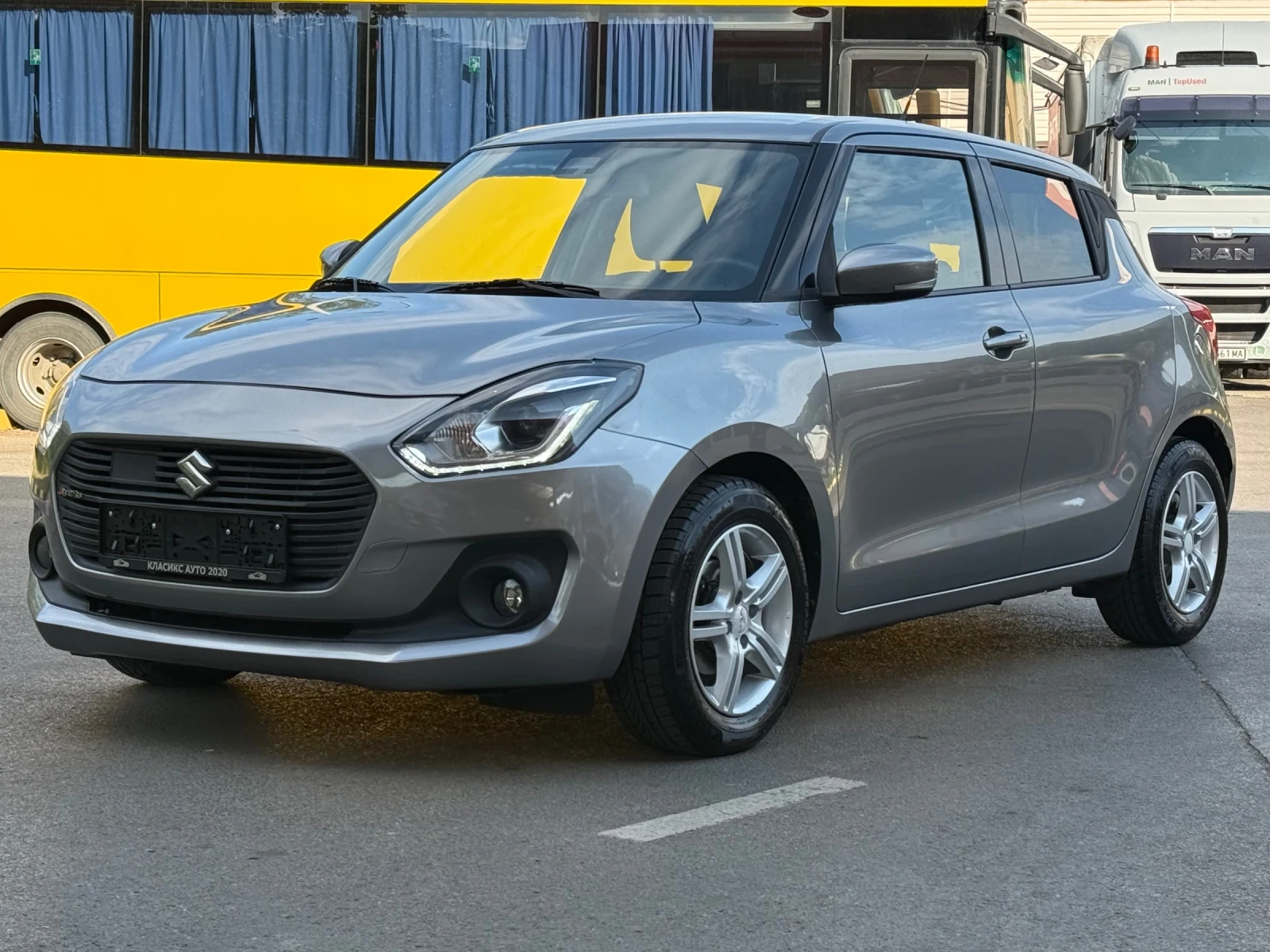 Suzuki Swift 1.2i Hybrid/Нави/Камера/Дистроник/Подгрев, снимка 4 - Автомобили и джипове - 55805625