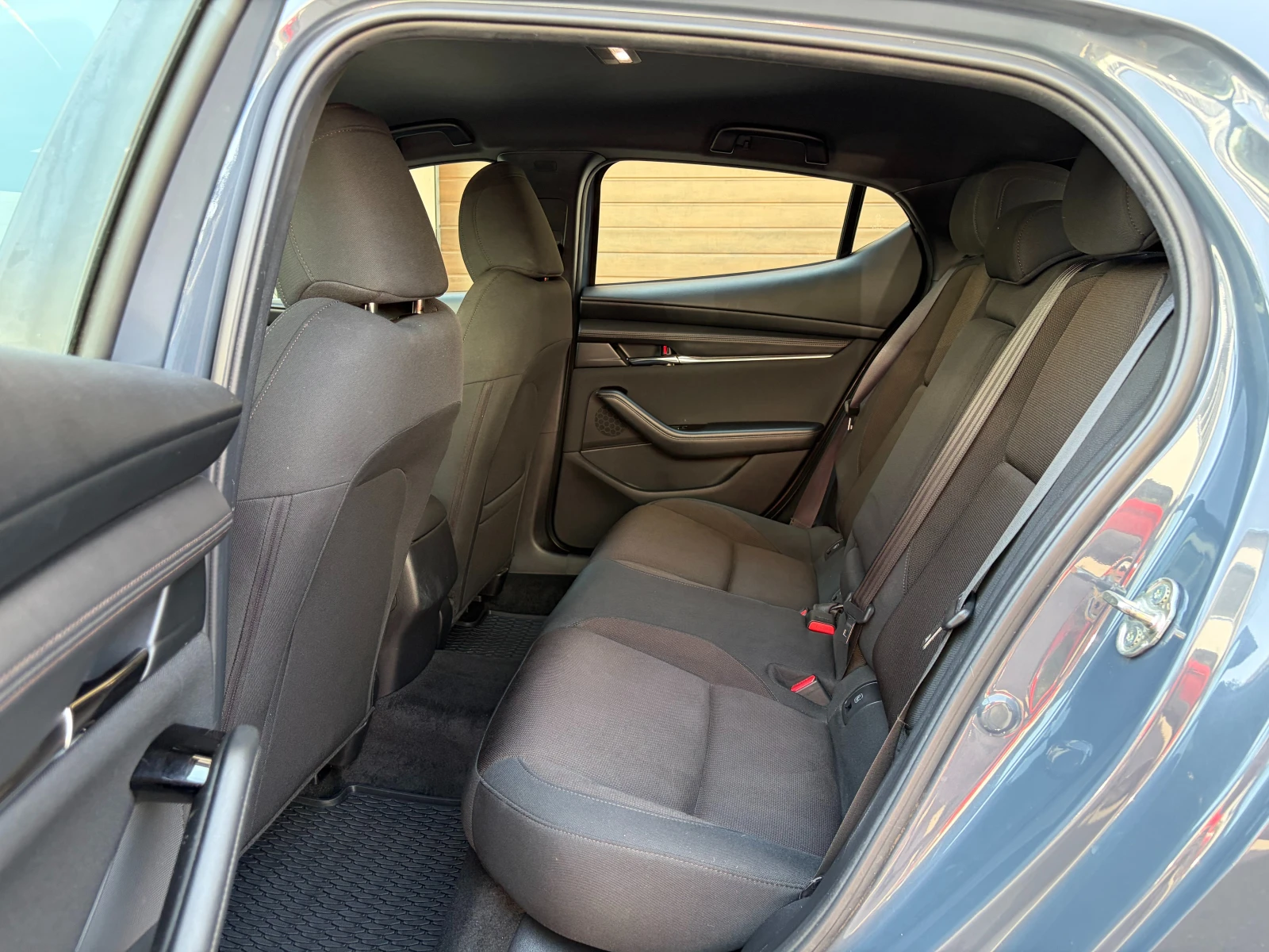 Mazda 3 2.0 e-SkyActiv-G, снимка 10 - Автомобили и джипове - 55823882