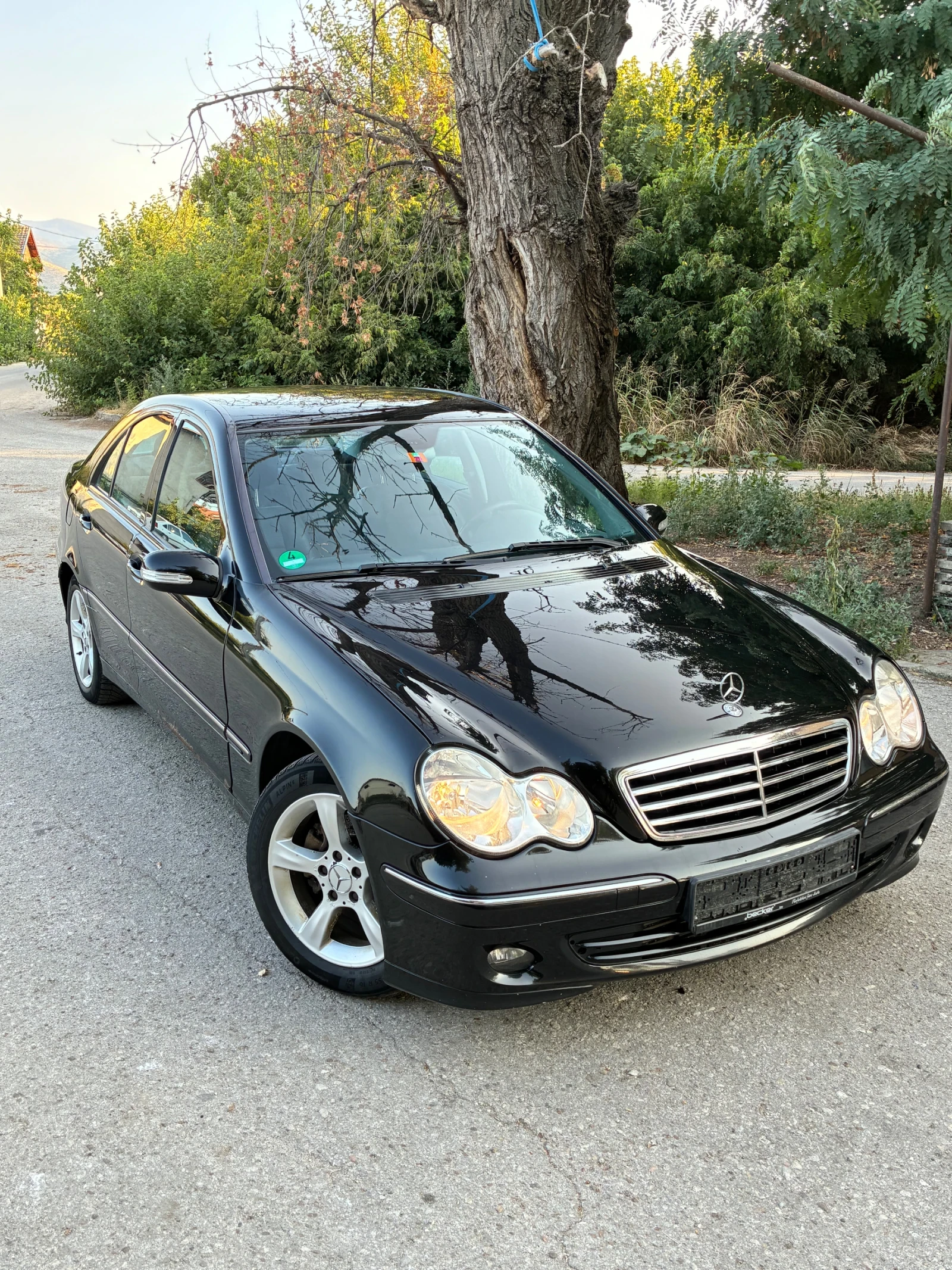 Mercedes-Benz 220, снимка 2 - Автомобили и джипове - 55898118