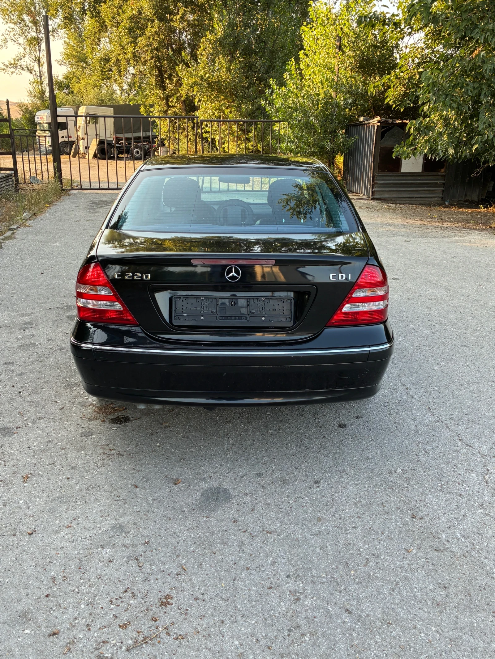 Mercedes-Benz 220, снимка 5 - Автомобили и джипове - 55898118