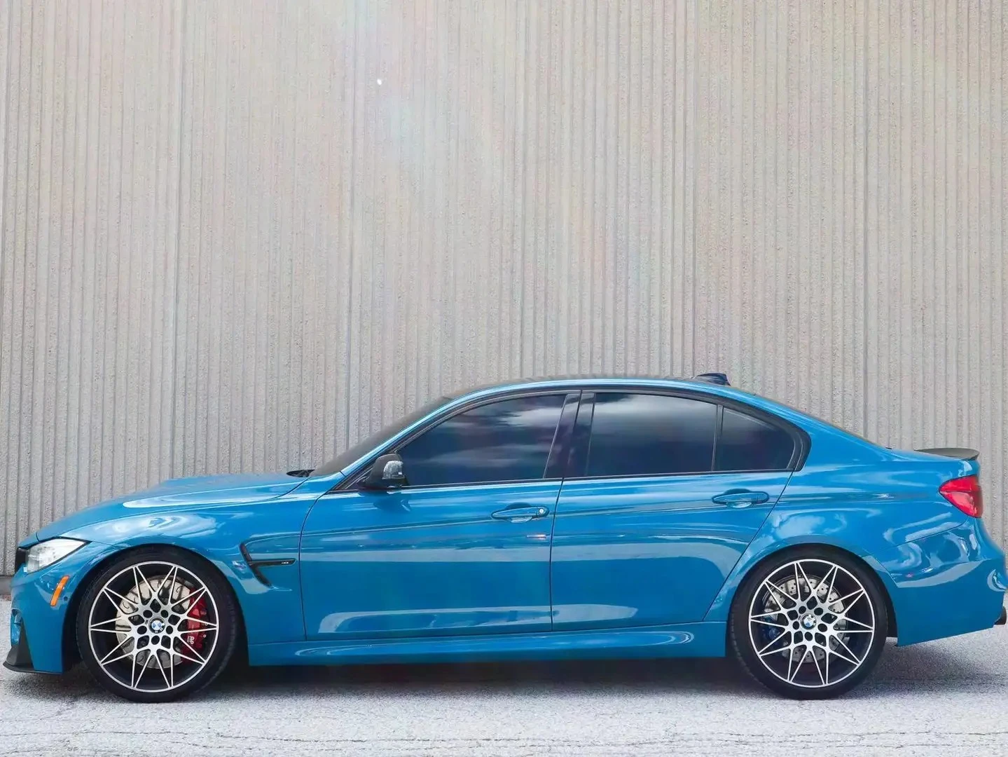 BMW M3 INDIVIDUAL ЦЕНА ДО БЪЛГАРИЯ АВТОКРЕДИТ, снимка 2 - Автомобили и джипове - 55971826