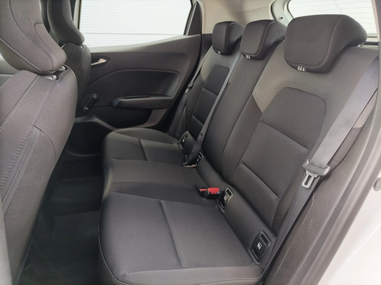 Renault Clio 1.0Tce/ 90к.с./Life, снимка 13 - Автомобили и джипове - 56180296