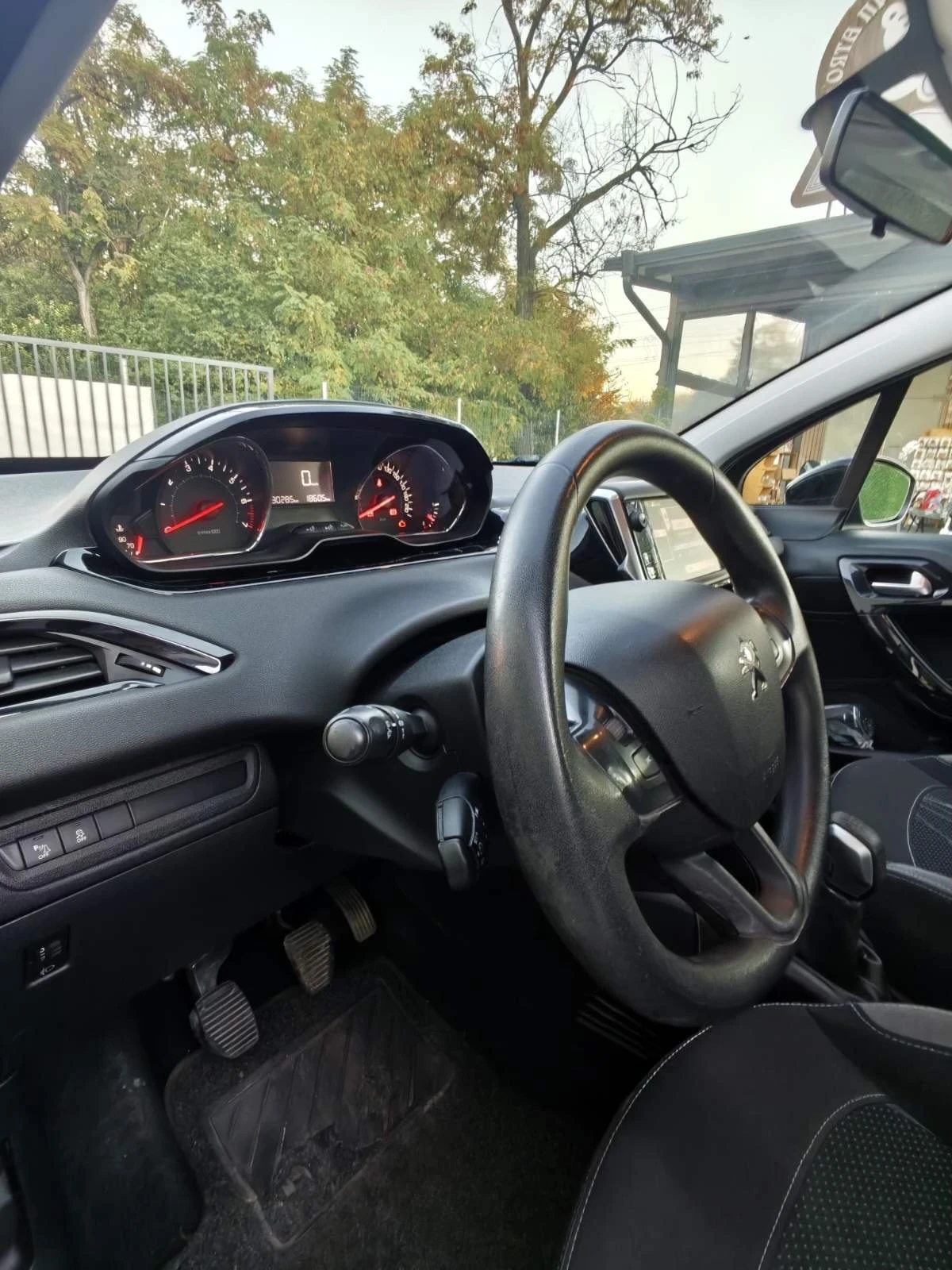 Peugeot 208 82 к.с., снимка 6 - Автомобили и джипове - 56747418