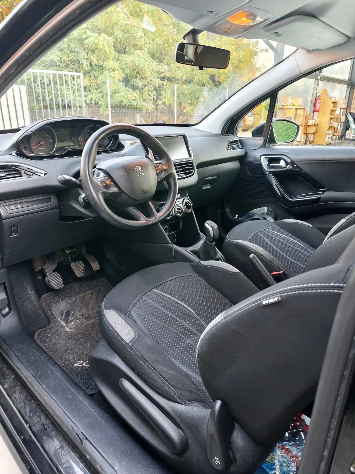 Peugeot 208 82 к.с., снимка 5 - Автомобили и джипове - 56747418