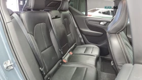 Volvo XC40 * MOMENTUM* ПАНО* KEYLESS* Camera* ПОДГРЕВ* , снимка 12