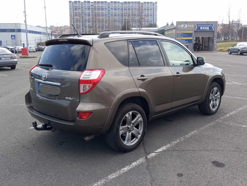 Toyota Rav4, снимка 5 - Автомобили и джипове - 49272134