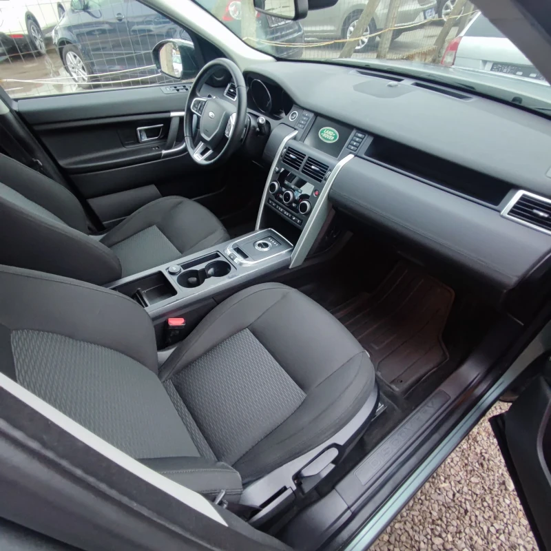 Land Rover Discovery Sport 2.0TDI* 4X4* AVTOMAT 9sk* NAVI* 180HP* ОБСЛУЖЕН* *, снимка 11 - Автомобили и джипове - 52343247