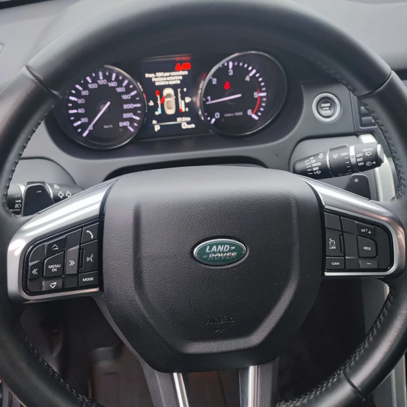 Land Rover Discovery Sport 2.0TDI* 4X4* AVTOMAT 9sk* NAVI* 180HP* ОБСЛУЖЕН* *, снимка 9 - Автомобили и джипове - 52343247