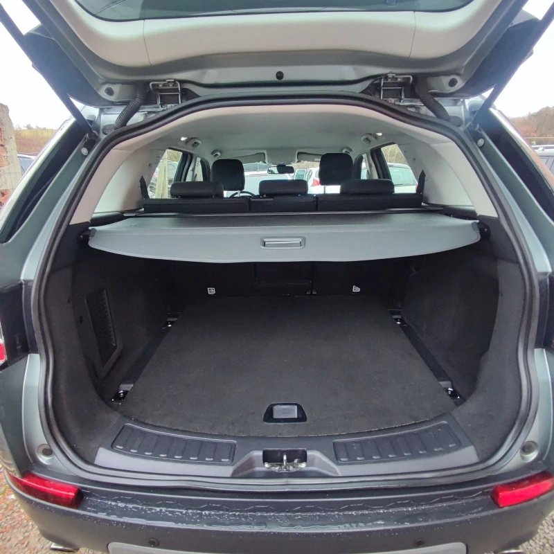Land Rover Discovery Sport 2.0TDI* 4X4* AVTOMAT 9sk* NAVI* 180HP* ОБСЛУЖЕН* *, снимка 13 - Автомобили и джипове - 52343247