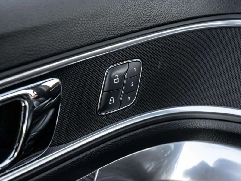 Ford Explorer * Sport * CARFAX * ЦЕНА ДО БГ, снимка 16 - Автомобили и джипове - 53189865