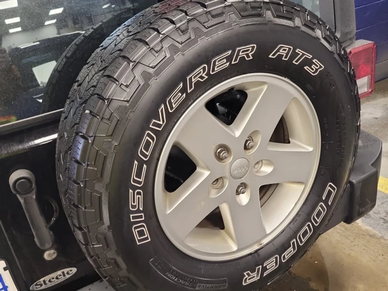 Jeep Wrangler 2017 * SPORT * ОТ ПРЕДСТАВИТЕЛСТВО, снимка 13 - Автомобили и джипове - 53448275