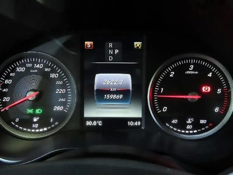 Mercedes-Benz GLC 220 D 4Matic, снимка 9 - Автомобили и джипове - 55785816