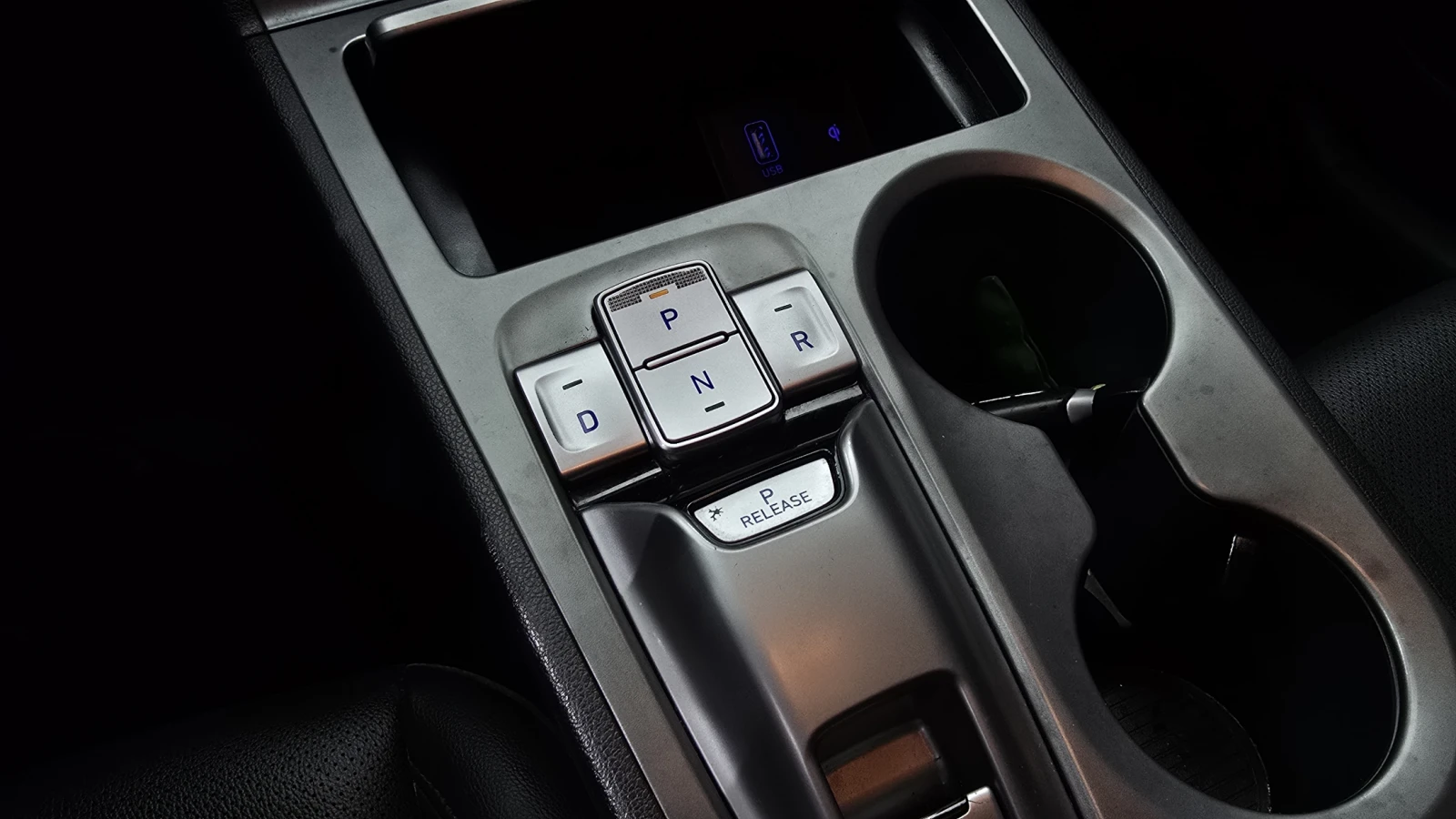 Hyundai Kona ELECTRIC 64KW, снимка 13 - Автомобили и джипове - 53467058