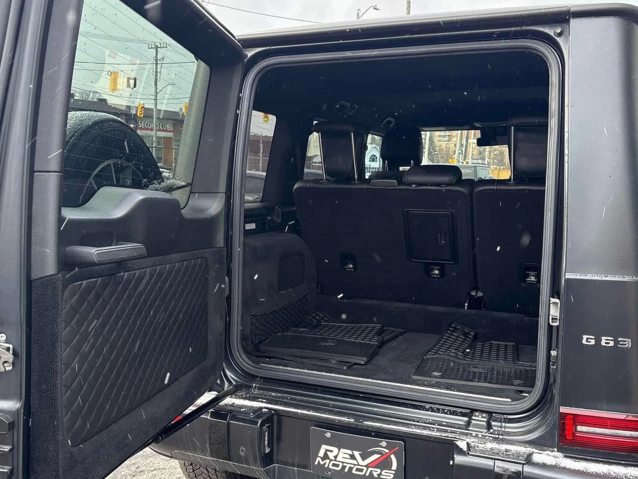 Mercedes-Benz G 63 AMG * CARFAX * ОБДУХВАНЕ * 360 * BURMESTER, снимка 10 - Автомобили и джипове - 53714815