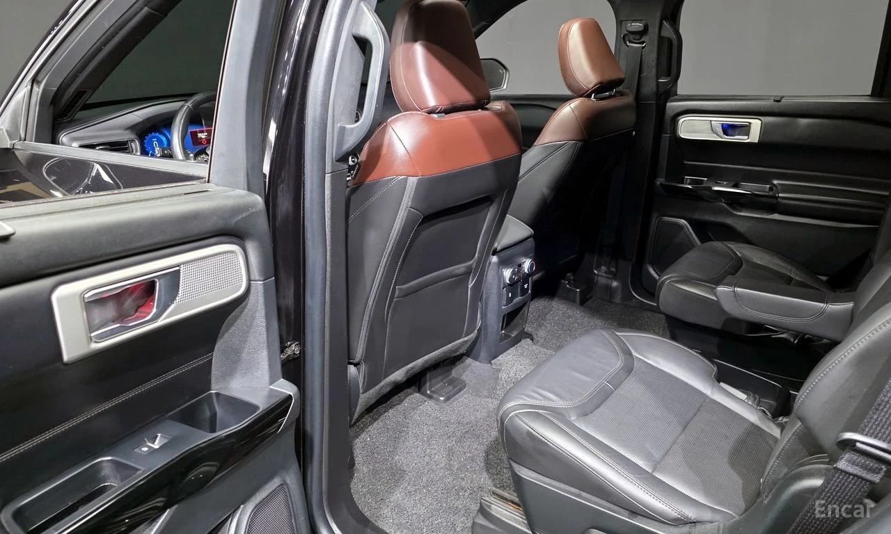 Ford Explorer PLATINUM* B&O* ПОДГРЕВ* ОБДУХВАНЕ* 360 КАМЕРИ, снимка 15 - Автомобили и джипове - 54303894