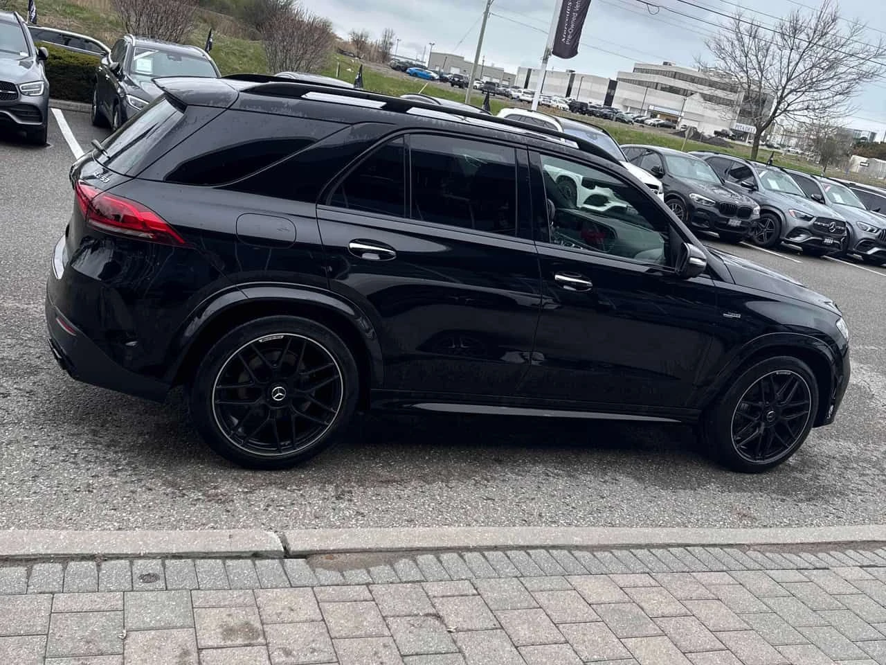 Mercedes-Benz GLE 53 4MATIC * AMG * ДИСТРОНИК * ОБДУХВАНЕ * ПАНО * BURMESTER *, снимка 3 - Автомобили и джипове - 54445138