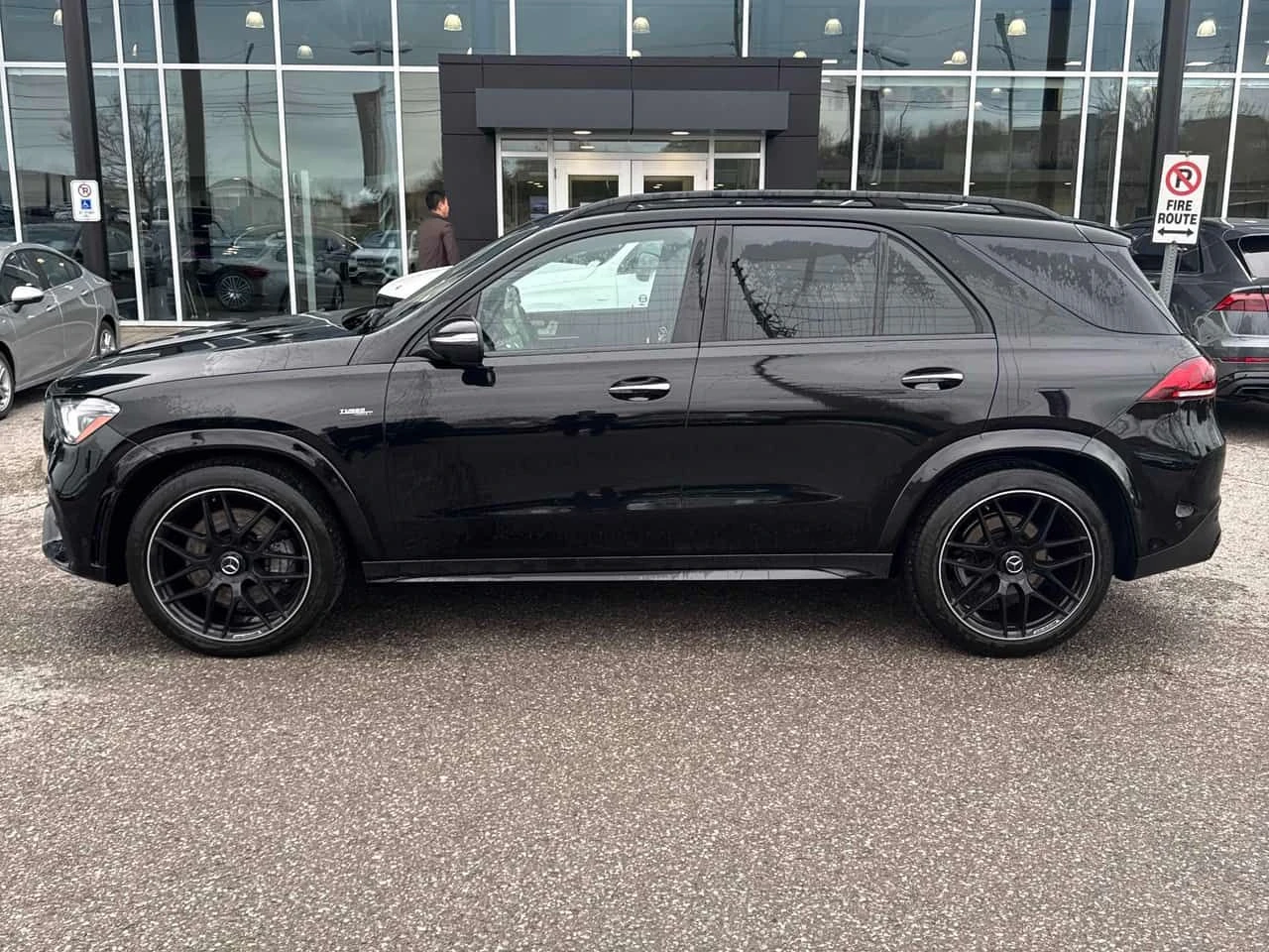 Mercedes-Benz GLE 53 4MATIC * AMG * ДИСТРОНИК * ОБДУХВАНЕ * ПАНО * BURMESTER *, снимка 2 - Автомобили и джипове - 54445138