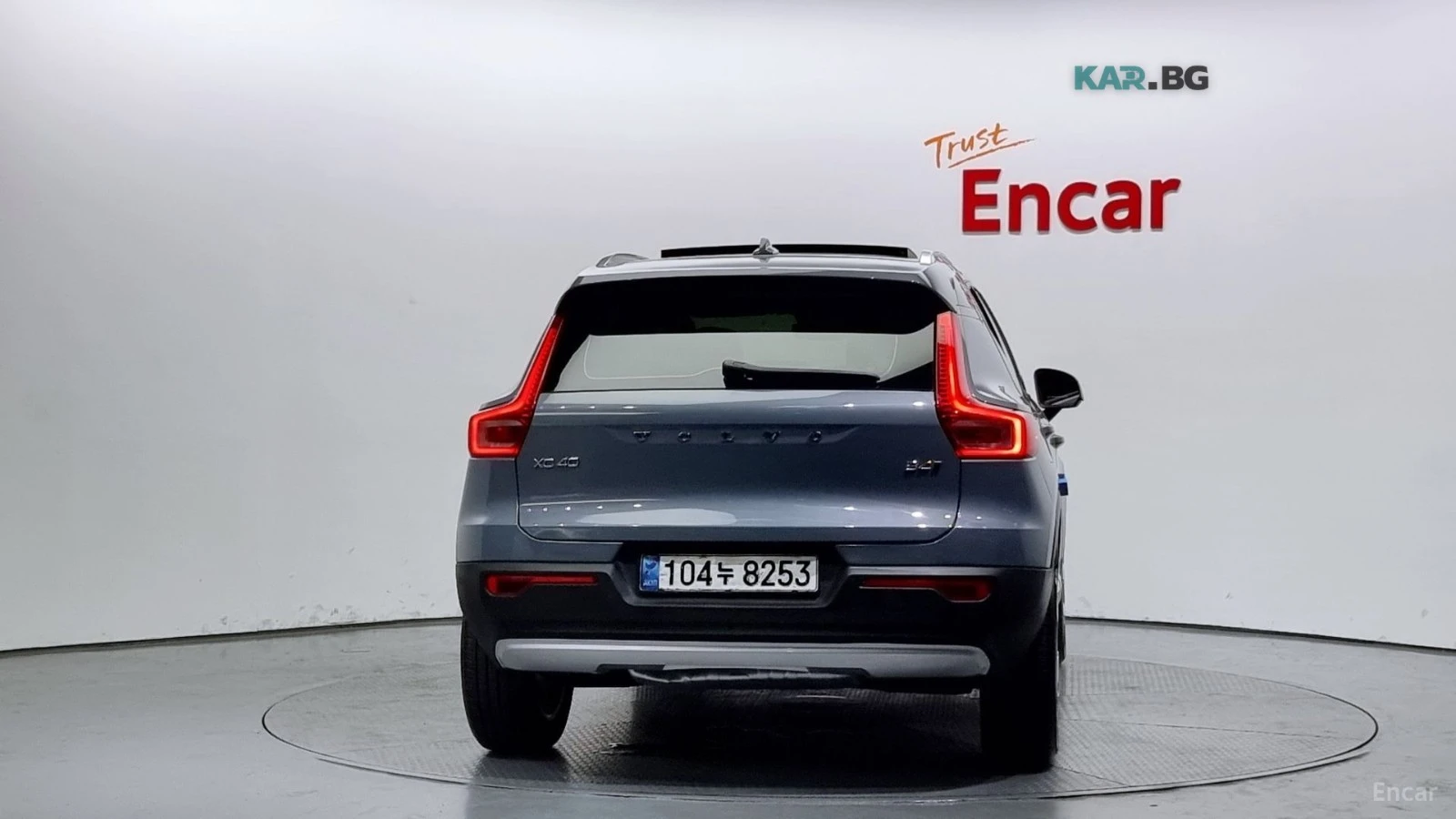 Volvo XC40 * MOMENTUM* ПАНО* KEYLESS* Camera* ПОДГРЕВ* , снимка 4 - Автомобили и джипове - 55086715