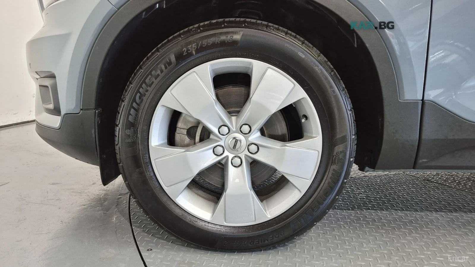 Volvo XC40 * MOMENTUM* ПАНО* KEYLESS* Camera* ПОДГРЕВ* , снимка 5 - Автомобили и джипове - 55086715