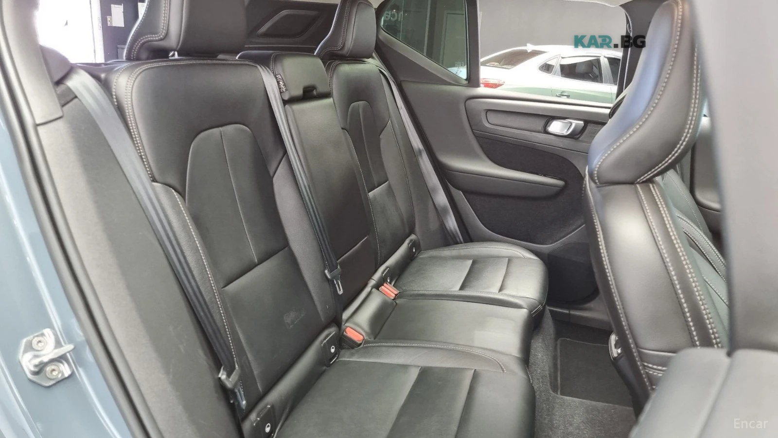 Volvo XC40 * MOMENTUM* ПАНО* KEYLESS* Camera* ПОДГРЕВ* , снимка 12 - Автомобили и джипове - 55086715