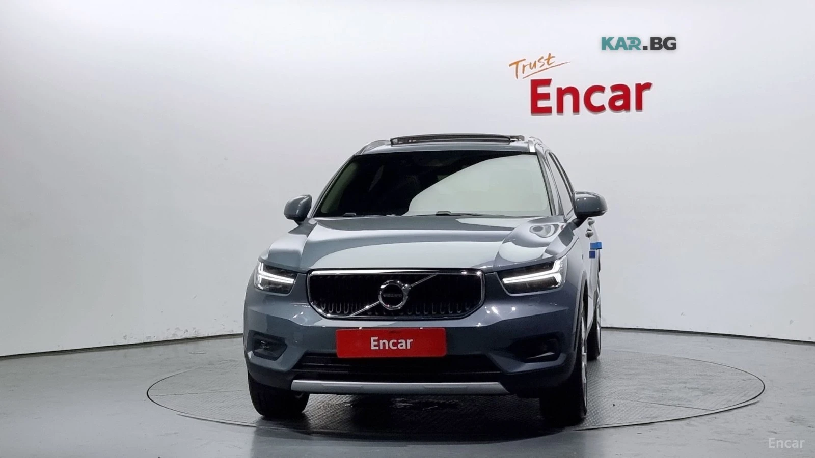 Volvo XC40 * MOMENTUM* ПАНО* KEYLESS* Camera* ПОДГРЕВ* , снимка 3 - Автомобили и джипове - 55086715