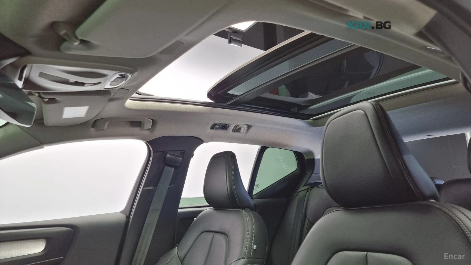 Volvo XC40 * MOMENTUM* ПАНО* KEYLESS* Camera* ПОДГРЕВ* , снимка 17 - Автомобили и джипове - 55086715