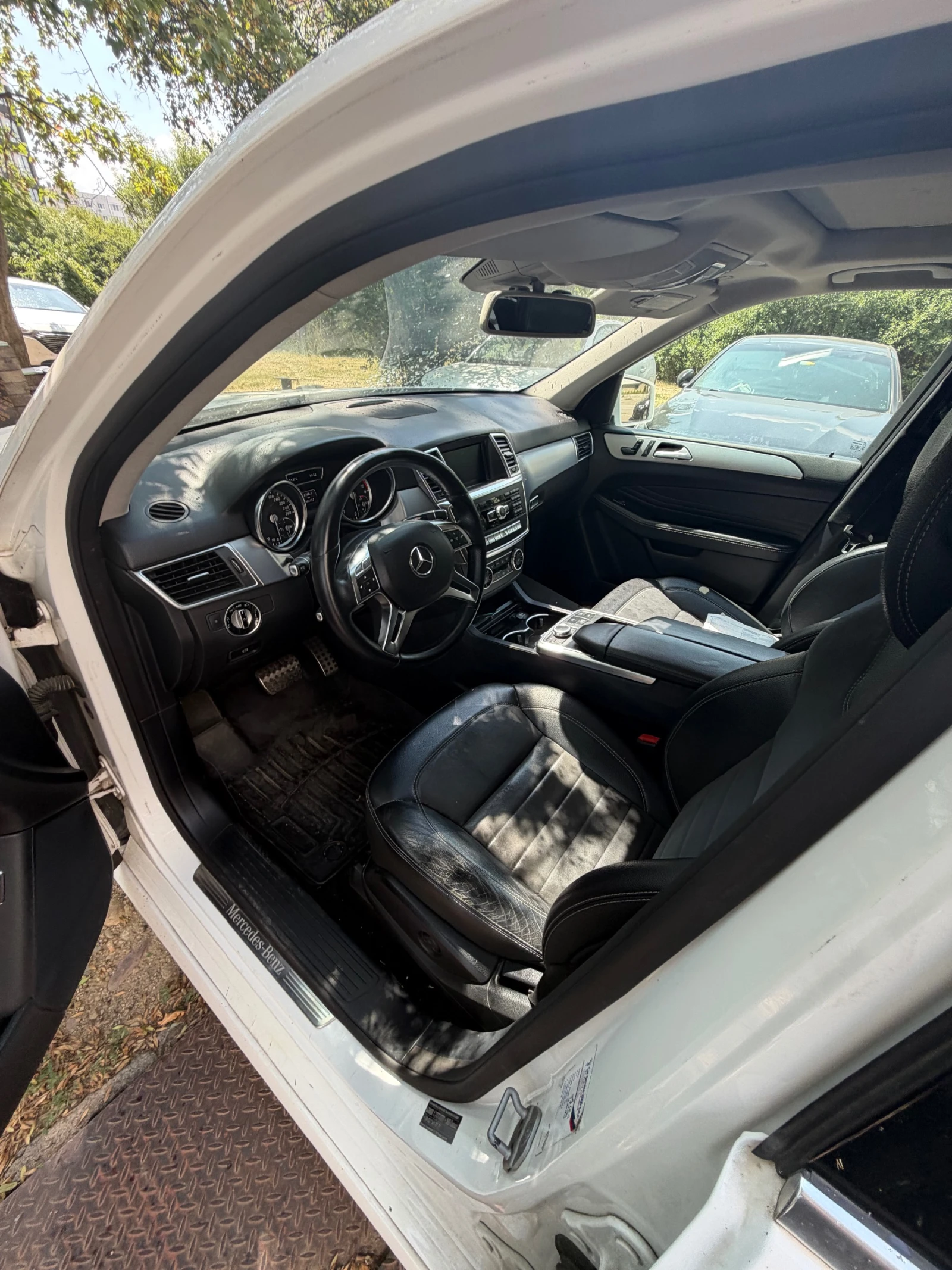 Mercedes-Benz ML 350 3.5CDI, снимка 9 - Автомобили и джипове - 55607823
