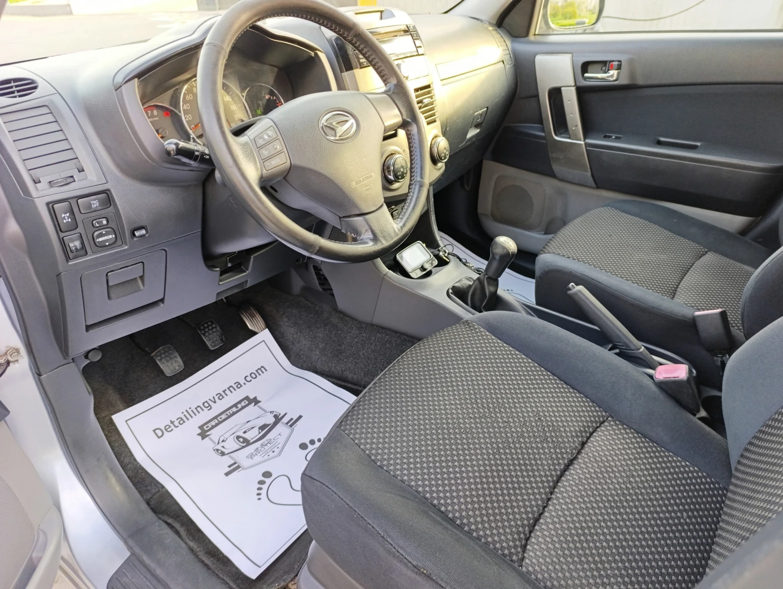 Daihatsu Terios 1.5 16V SX 4WD, снимка 15 - Автомобили и джипове - 56321921