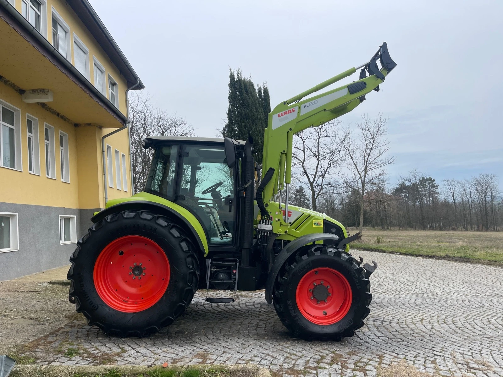 Трактор Claas ARION 420 С ТОВАРАЧ ЛИЗИНГ - изображение 9