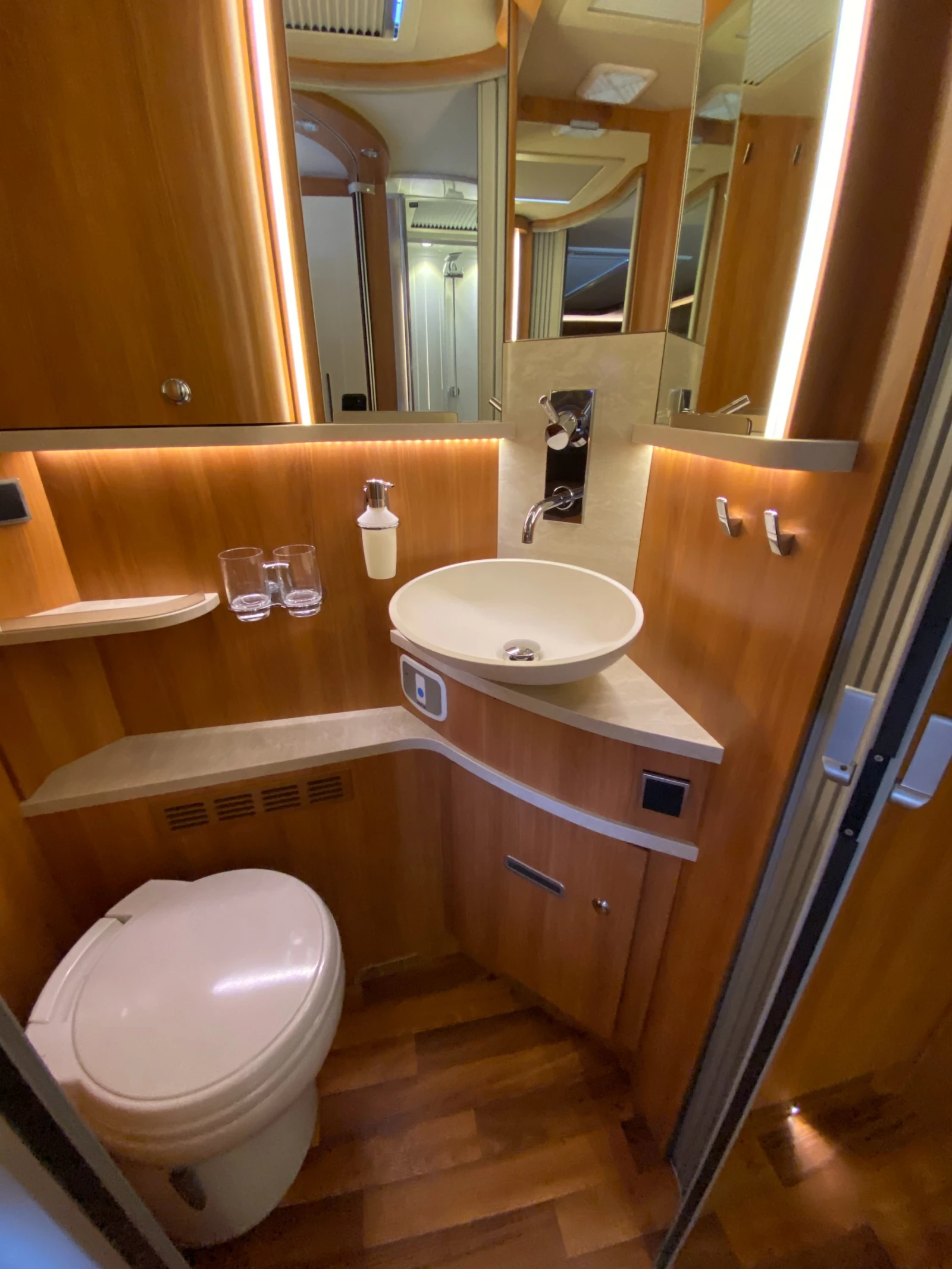 ������ HYMER / ERIBA SL 778 �������� ����� SAT | Mobile.bg � ����������� 15