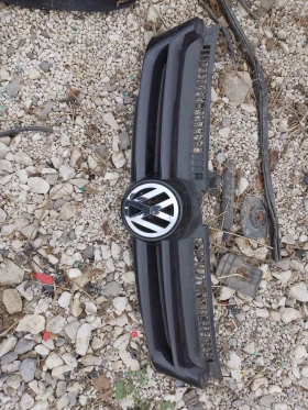 5М0853653 Решетка за Голф 5 плюс 