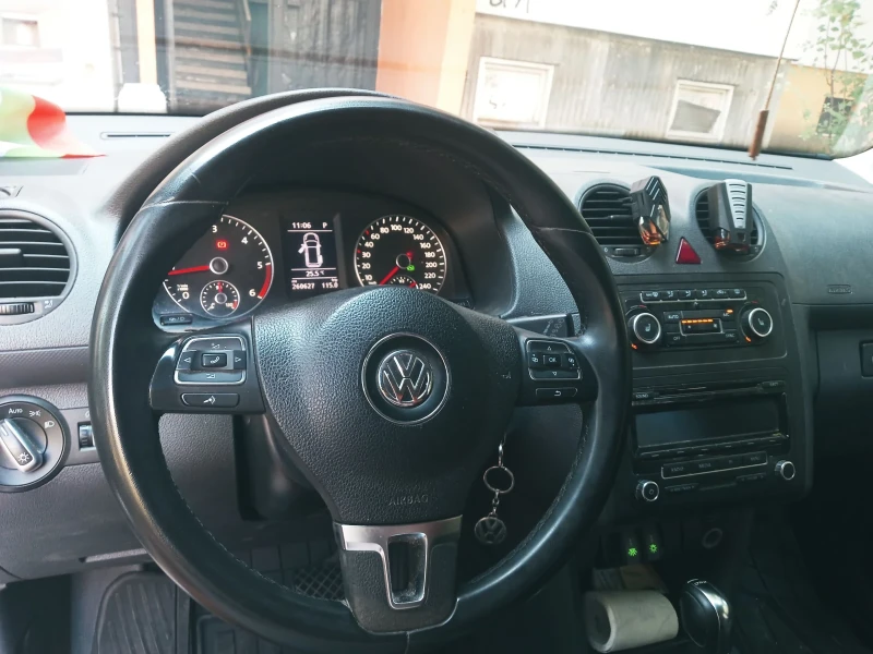 VW Caddy, снимка 4 - Автомобили и джипове - 46915364