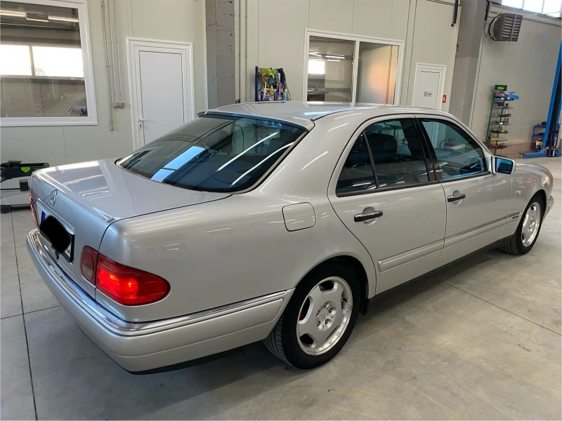 Mercedes-Benz E 250 Авангаргд, снимка 16 - Автомобили и джипове - 47569234