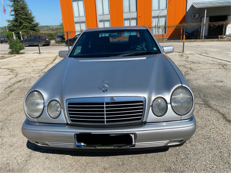 Mercedes-Benz E 250 Авангаргд, снимка 5 - Автомобили и джипове - 47569234