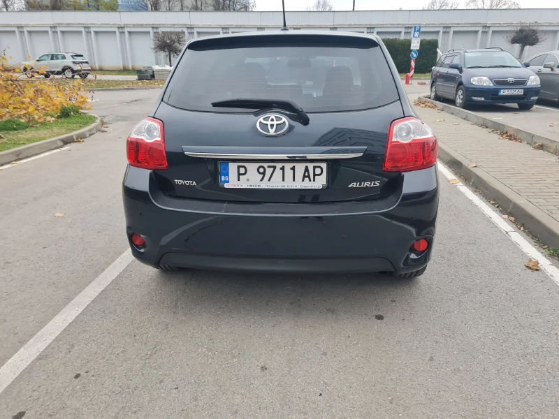 Toyota Auris 1.6i AVTOMAT, снимка 7 - Автомобили и джипове - 48069181