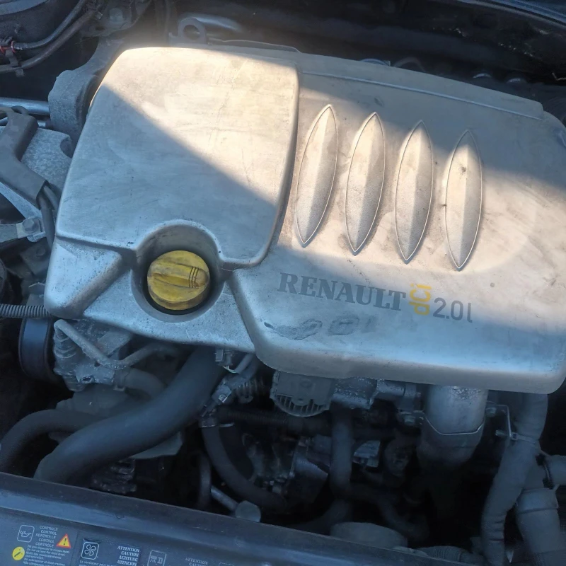 Renault Laguna 2.0 dci, снимка 11 - Автомобили и джипове - 51270094