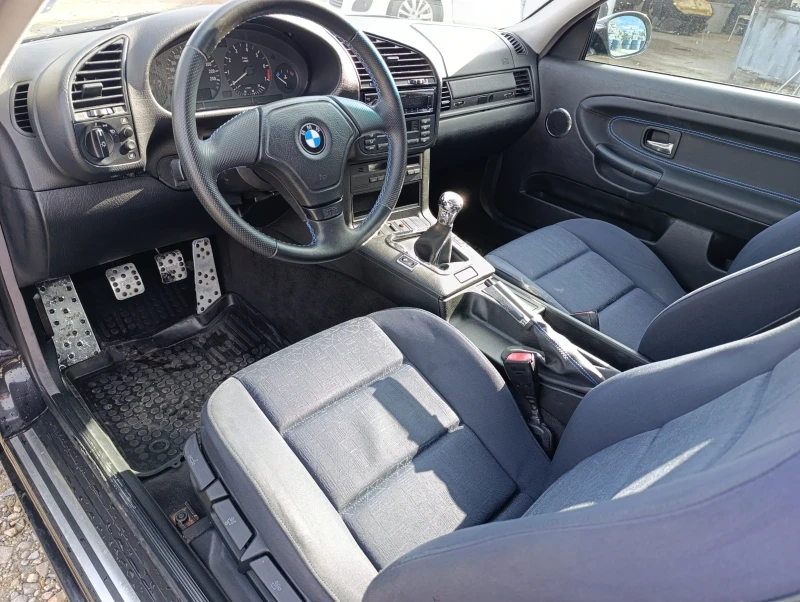 BMW 320, снимка 9 - Автомобили и джипове - 52799368