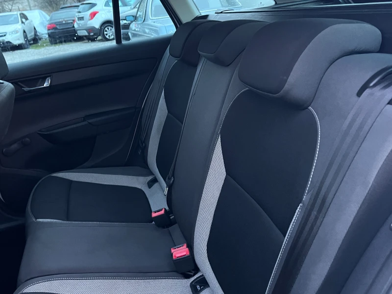 Skoda Fabia 1.2i - АВТОМАТИК - EURO6B, снимка 10 - Автомобили и джипове - 52820037