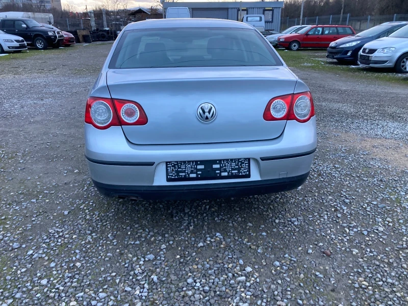 VW Passat 2.0 TDI, снимка 4 - Автомобили и джипове - 53047486