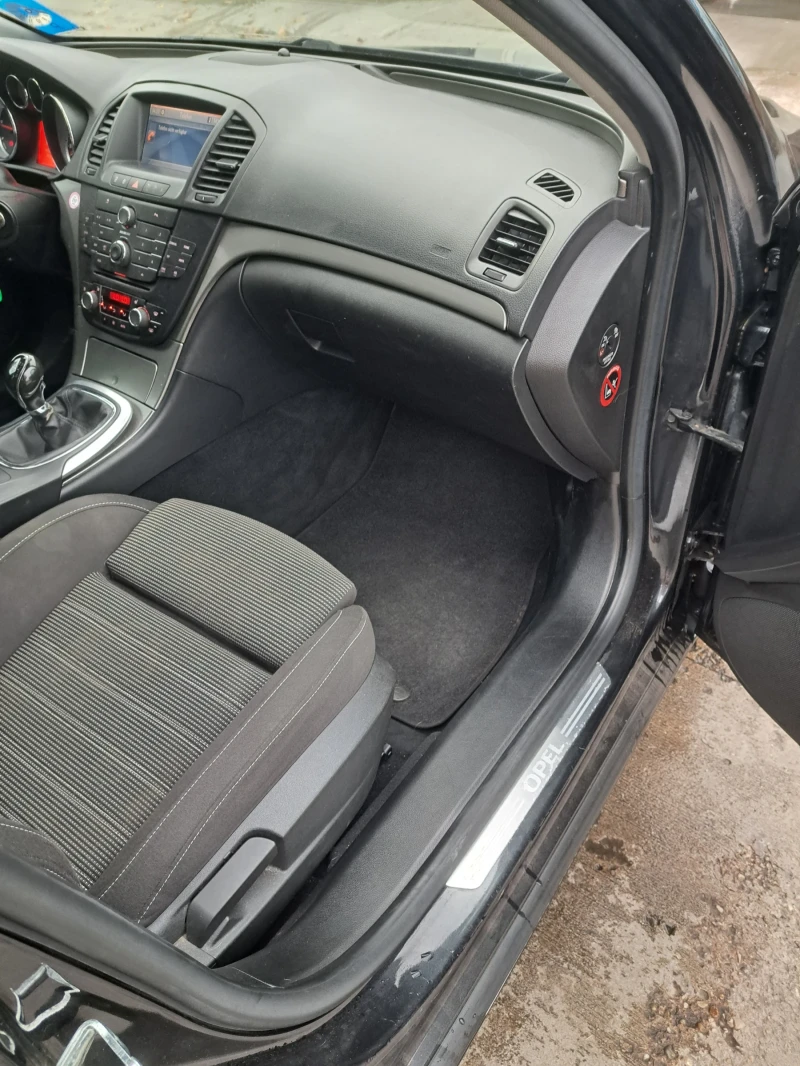 Opel Insignia, снимка 10 - Автомобили и джипове - 53169235
