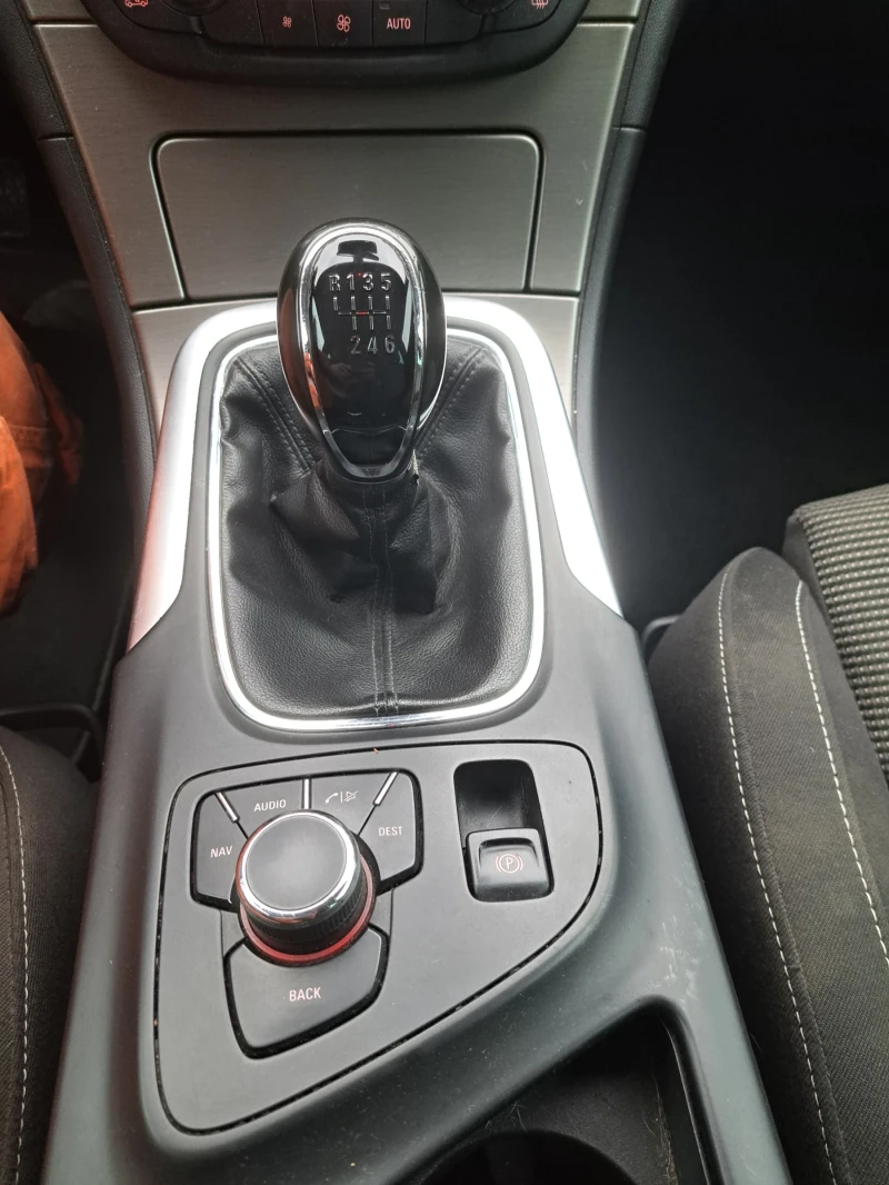 Opel Insignia, снимка 5 - Автомобили и джипове - 53169235