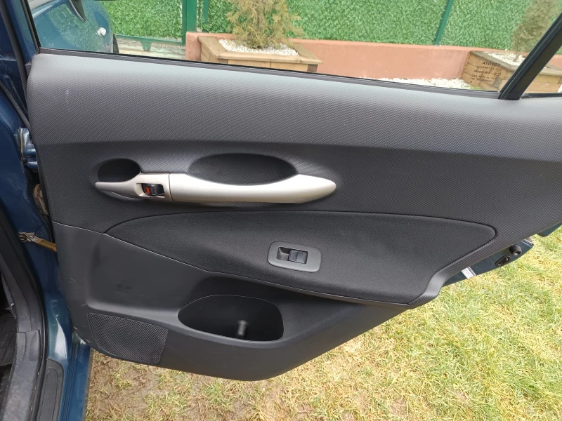 Toyota Auris, снимка 13 - Автомобили и джипове - 53293352