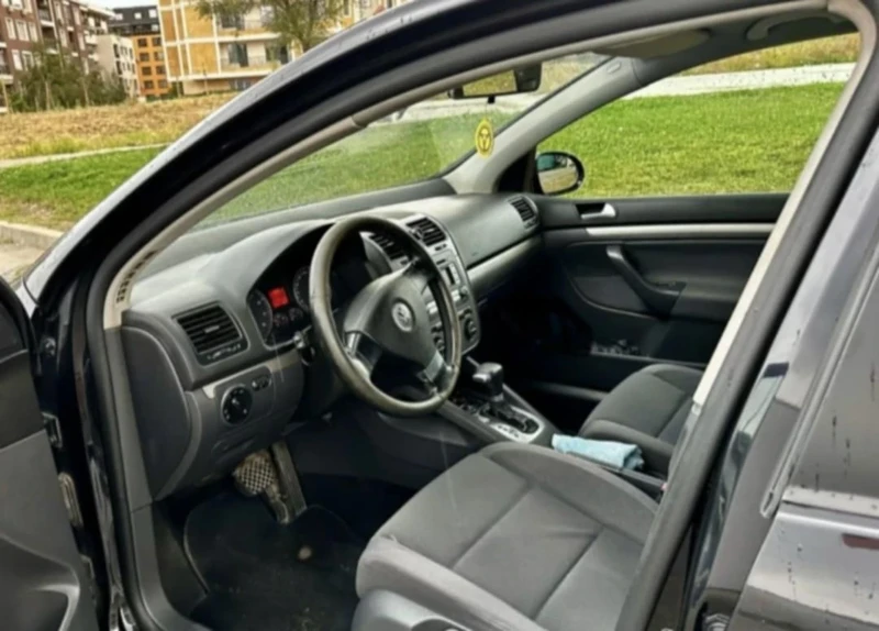 VW Golf Автоматик газ, снимка 9 - Автомобили и джипове - 53374829